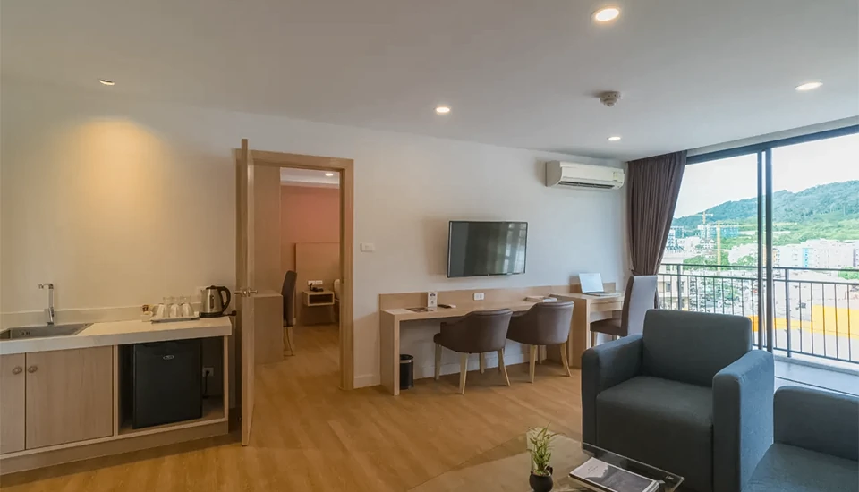 هتل نیو اسکوئر پتونگ پوکت